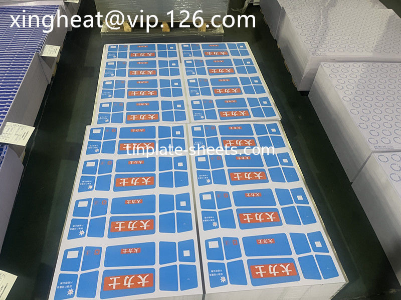 Kırmızı/Taş/Gümüş/Mat Finish ile özelleştirilebilir basılı teneke levha 600-986mm Genişliği 1.5-1.85MT Paket başına ağırlığı